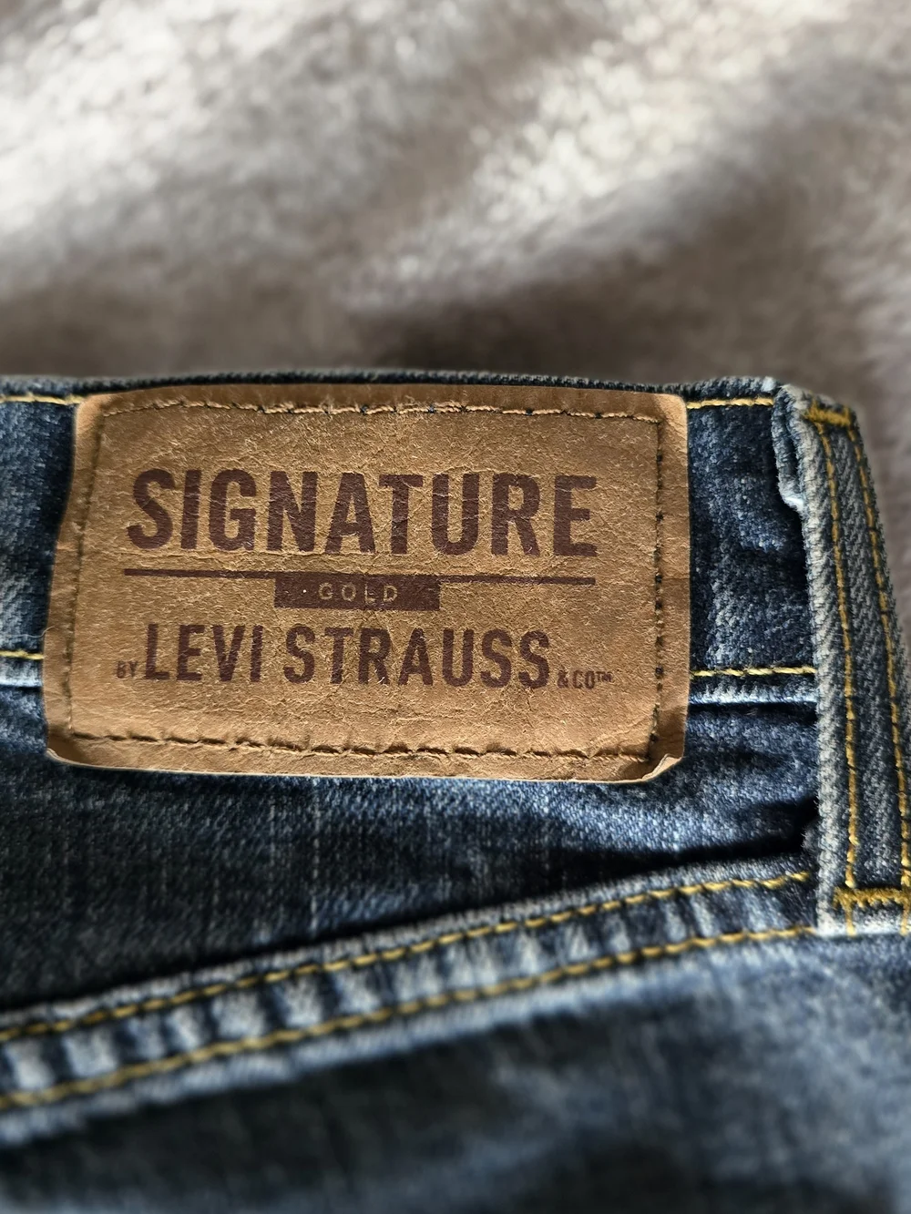 Levis signature by